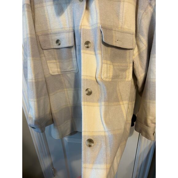 Grey and Cream Old Navy Shacket with Pockets - Picture 3 of 7
